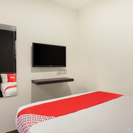 Oyo 90460 Hotel Kl2F Rest & Go Shah Alam Kültér fotó