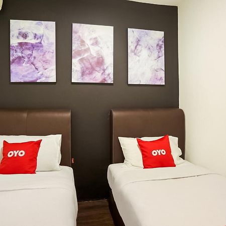Oyo 90460 Hotel Kl2F Rest & Go Shah Alam Kültér fotó