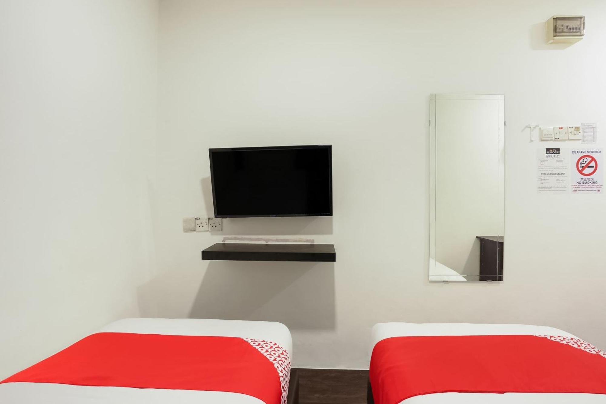 Oyo 90460 Hotel Kl2F Rest & Go Shah Alam Kültér fotó