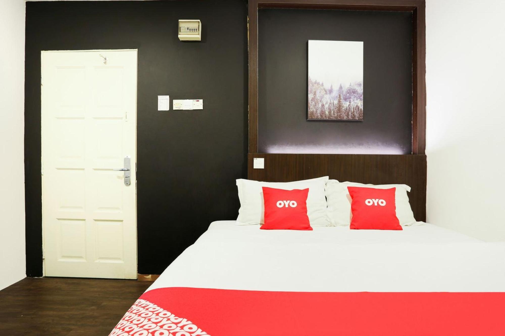 Oyo 90460 Hotel Kl2F Rest & Go Shah Alam Kültér fotó