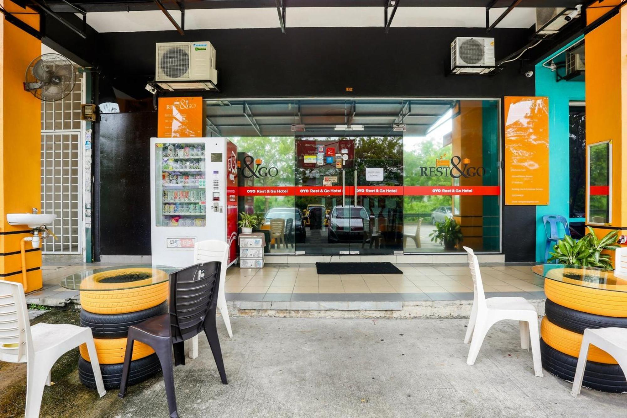 Oyo 90460 Hotel Kl2F Rest & Go Shah Alam Kültér fotó