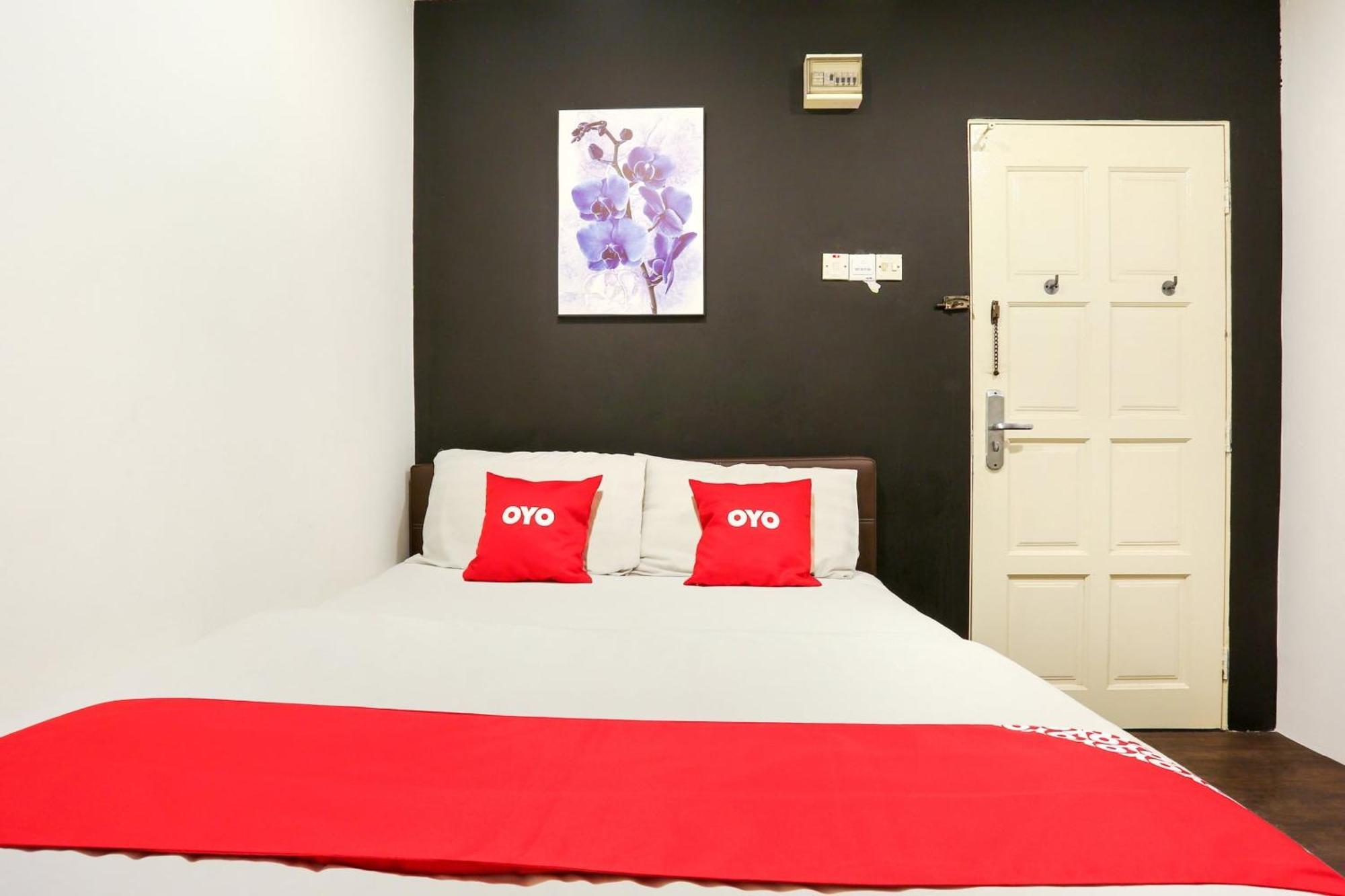 Oyo 90460 Hotel Kl2F Rest & Go Shah Alam Kültér fotó
