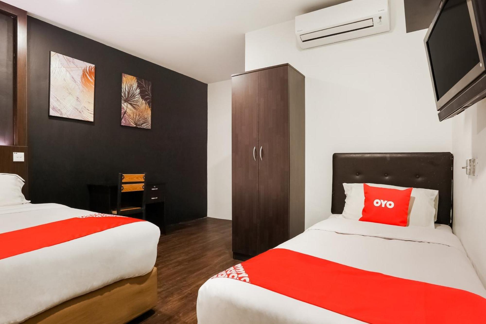 Oyo 90460 Hotel Kl2F Rest & Go Shah Alam Kültér fotó