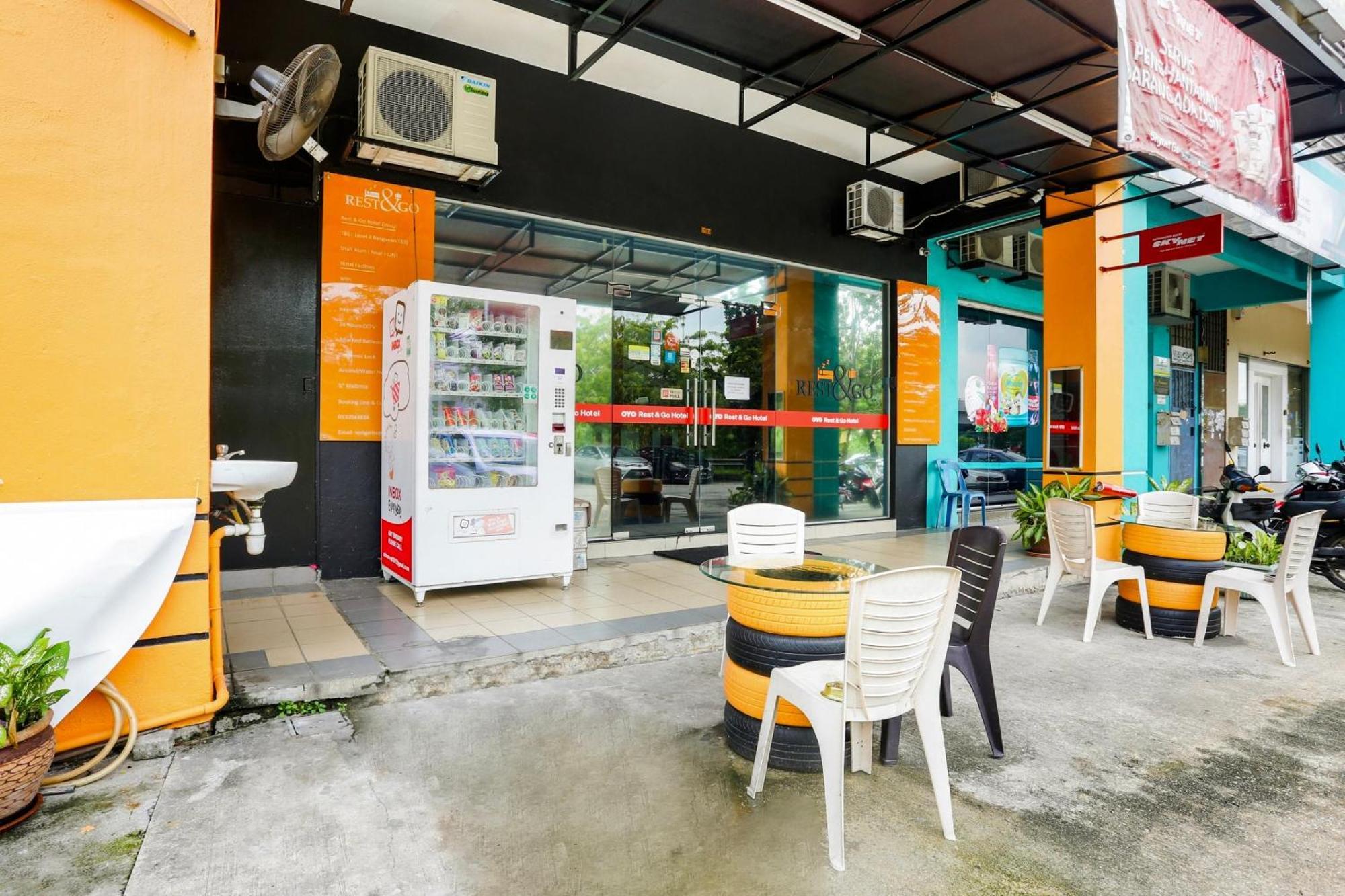 Oyo 90460 Hotel Kl2F Rest & Go Shah Alam Kültér fotó