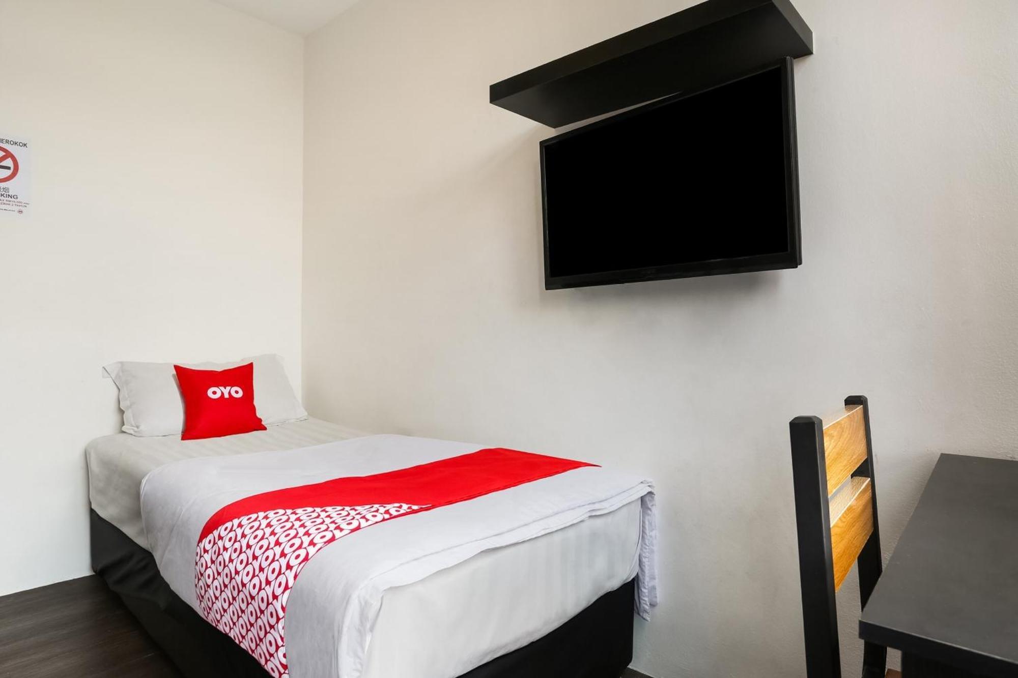 Oyo 90460 Hotel Kl2F Rest & Go Shah Alam Kültér fotó
