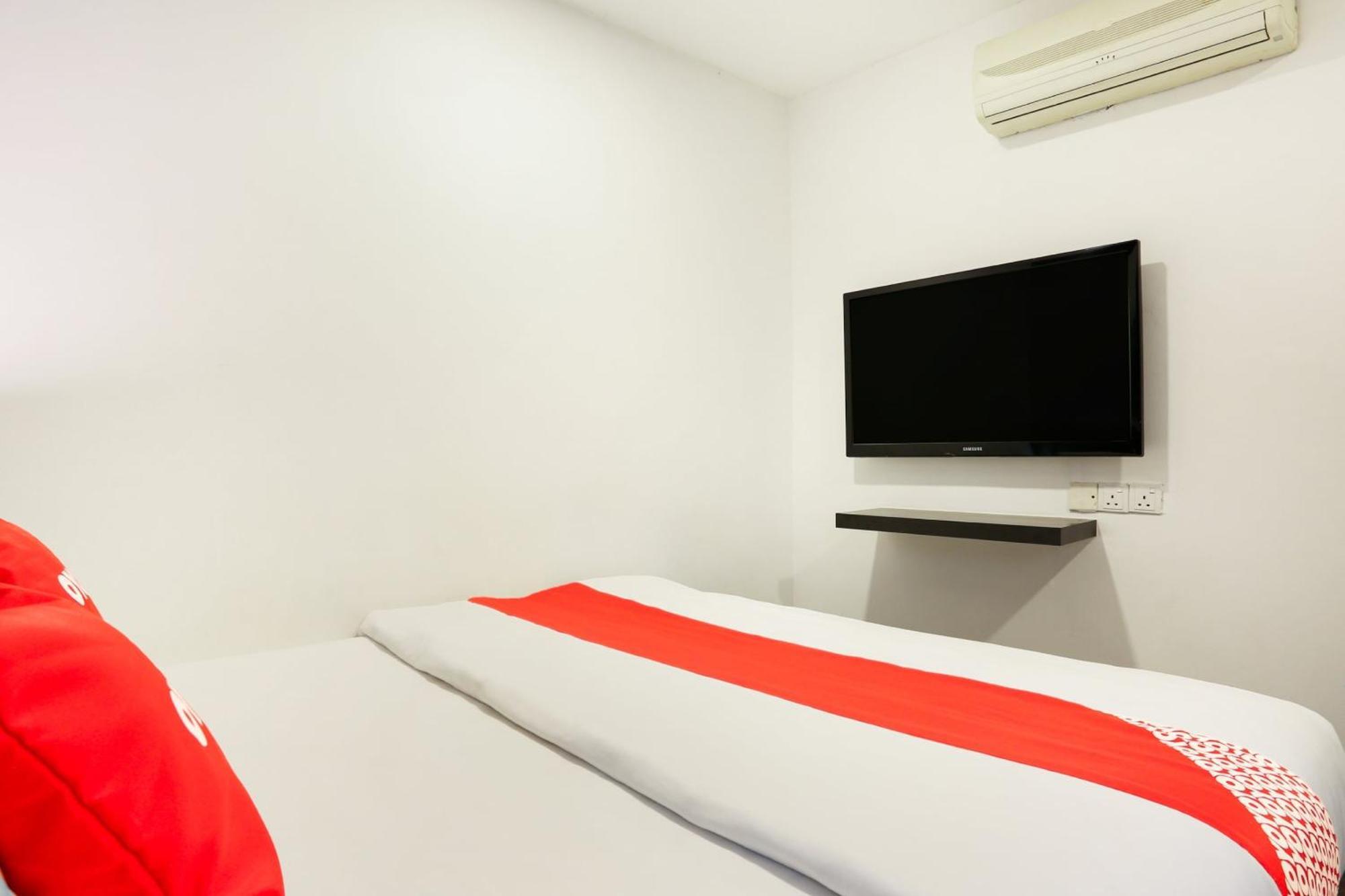 Oyo 90460 Hotel Kl2F Rest & Go Shah Alam Kültér fotó